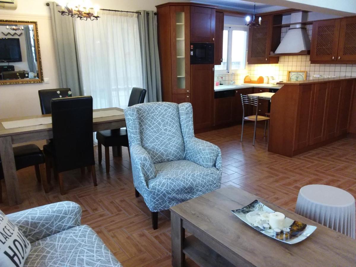 Giorgios Zeta Gazi view apartments Atene Esterno foto