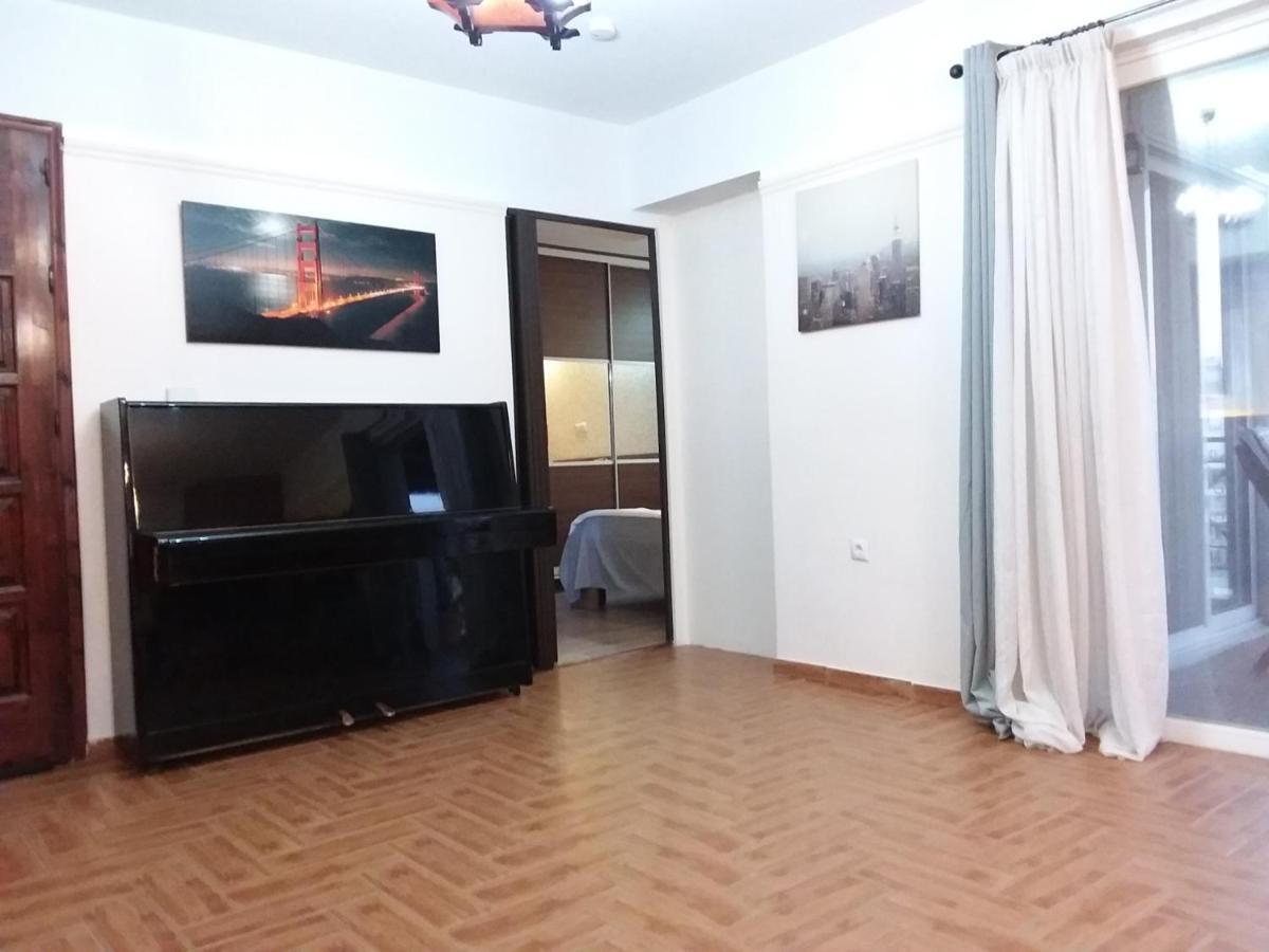 Giorgios Zeta Gazi view apartments Atene Esterno foto